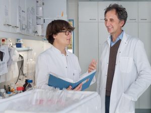 Photo: With their current study, Prof. Jürgen Ruland (right) and Dr. Tim Wartewig found a new starting point for therapies against lymphoma.