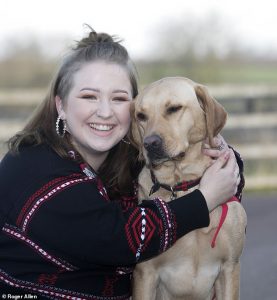 Elizabeth has become more outgoing thanks to the support offered by Henry who can detect when she is about to fall ill.