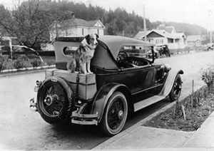 Bobbie on his car